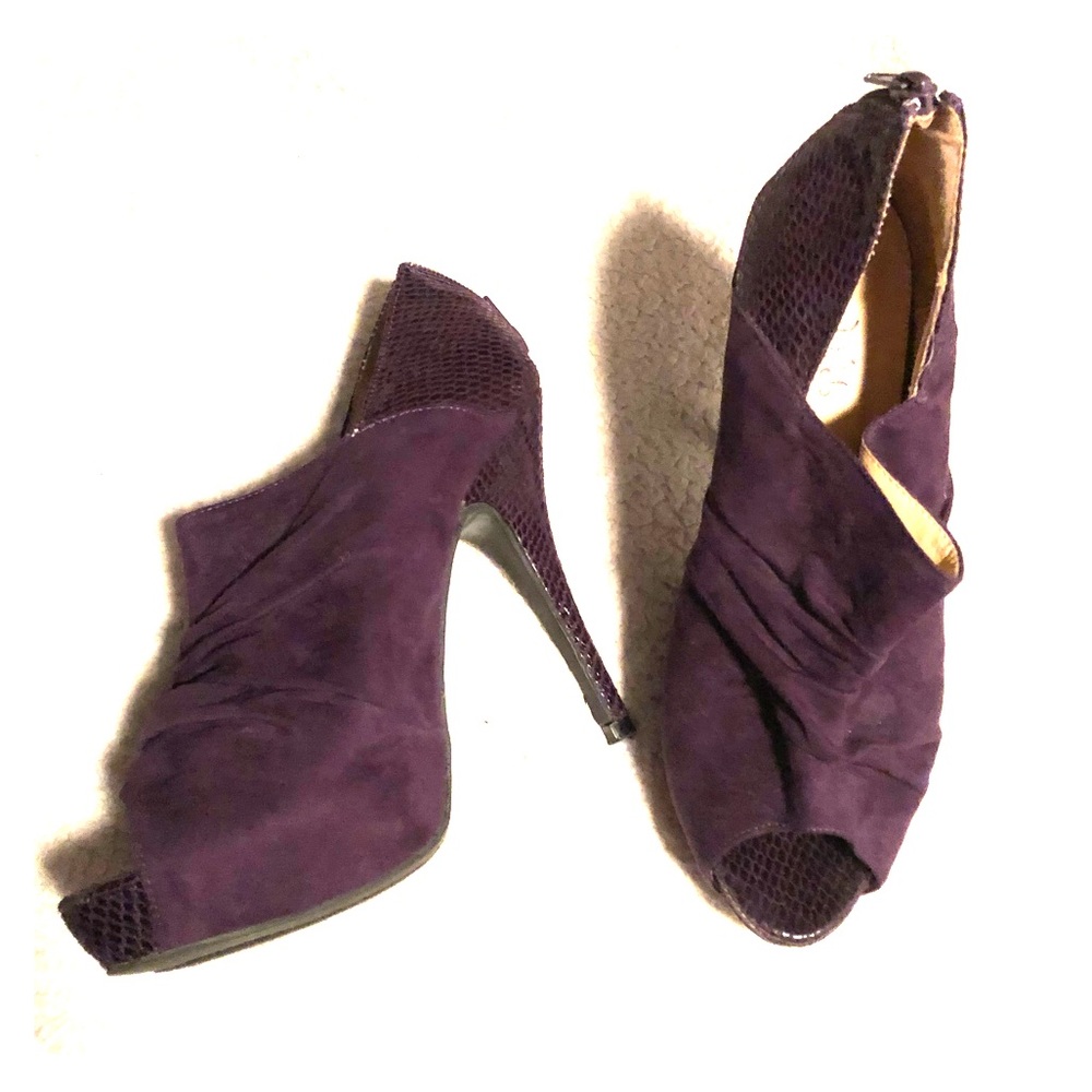 Purple heels snake skin print size 7